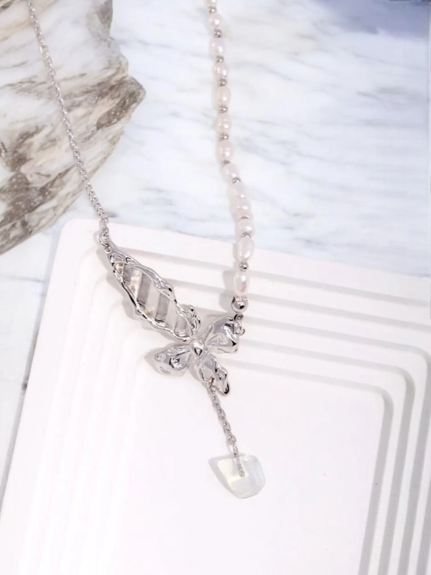 Bianca - Butterfly Pearl Necklace