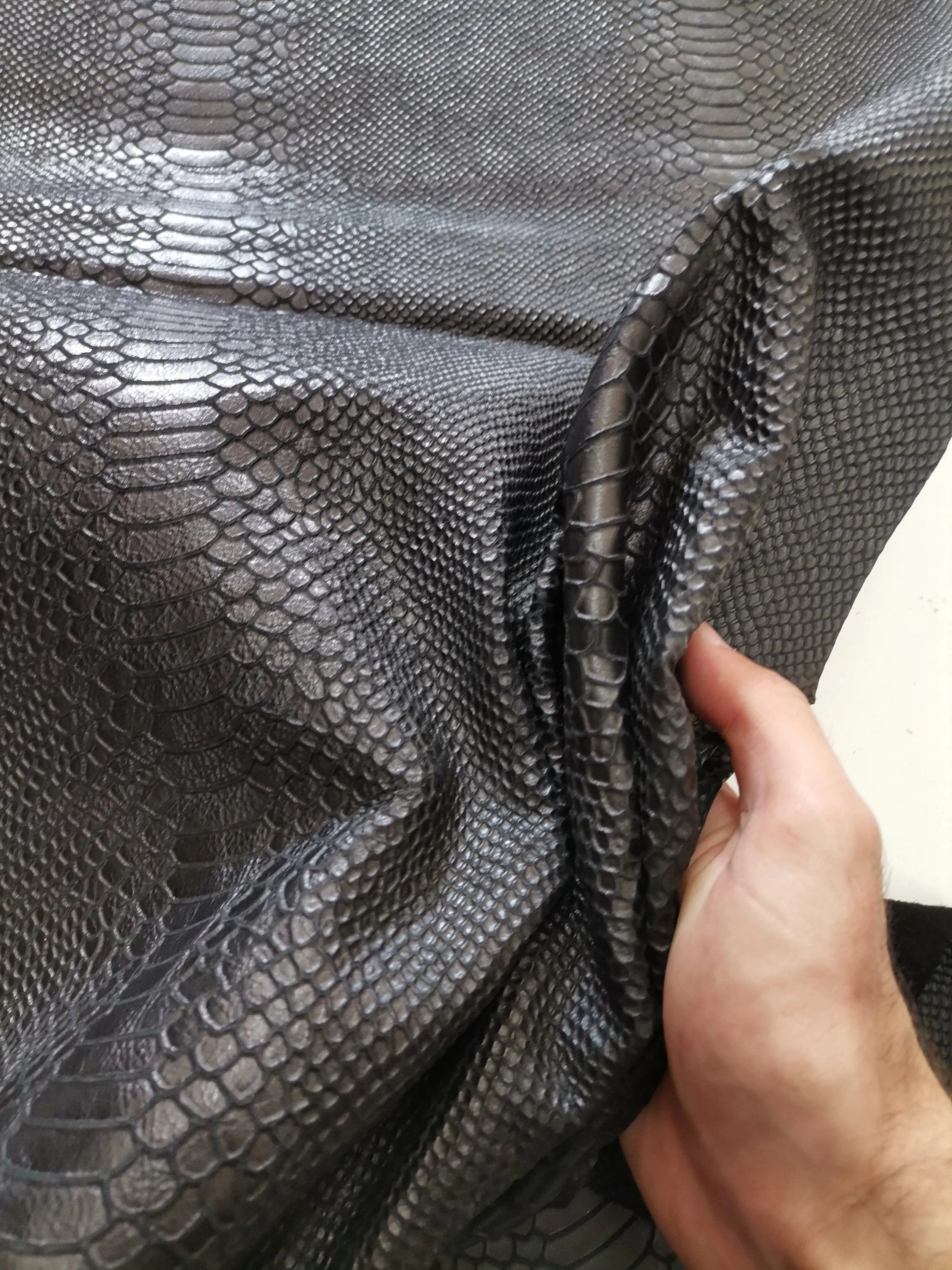 Python-embossed cowhide | Cow leather printed snake effect