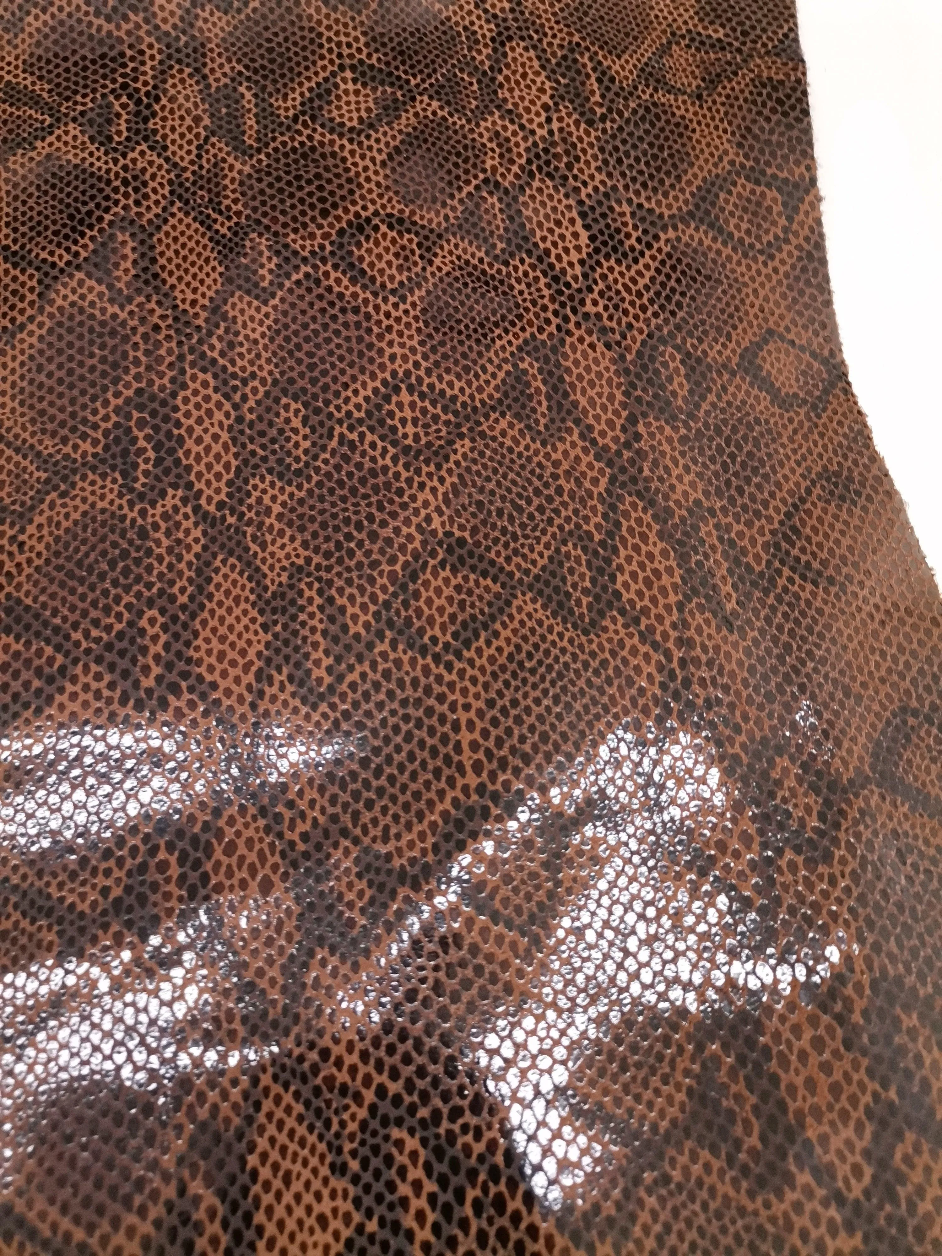 Snake printed cow leather. Cow split leather thickness 1,1-1,2mm